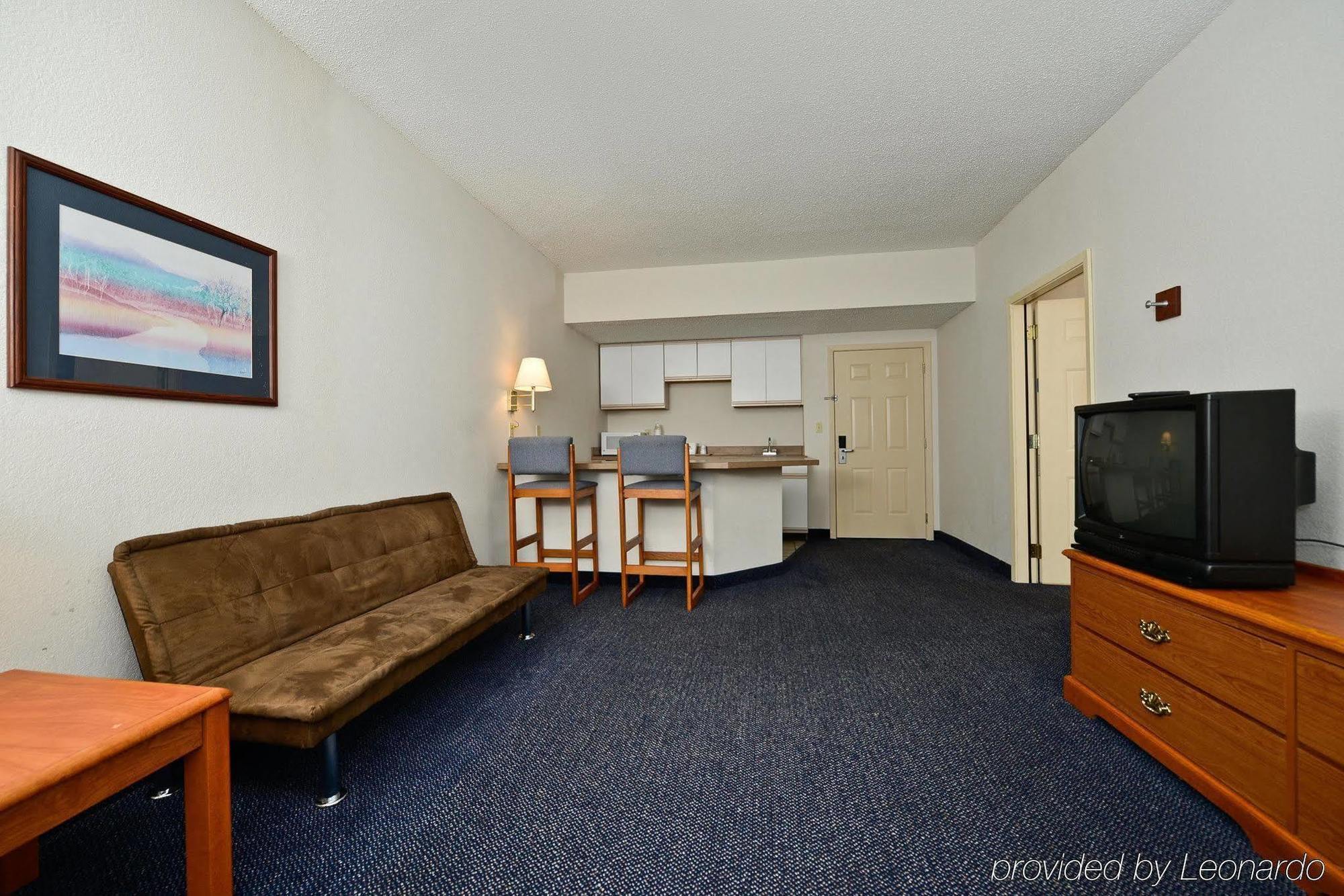 Red Roof Inn & Suites Austin East - Manor Δωμάτιο φωτογραφία