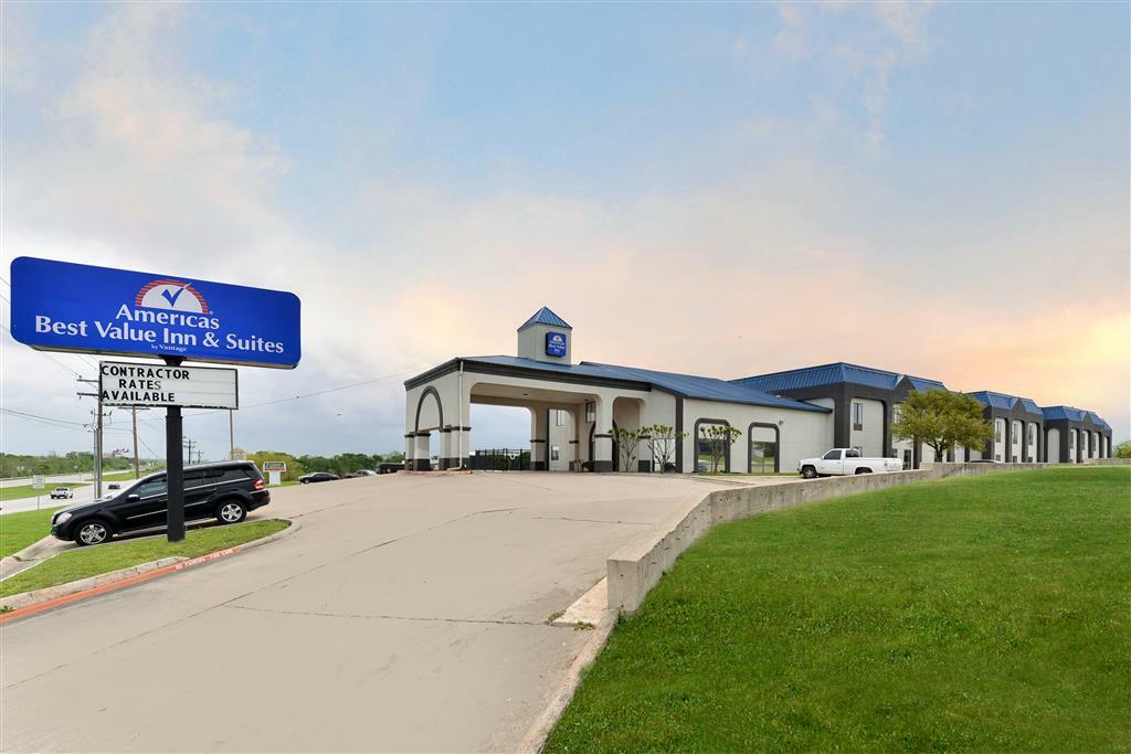 Red Roof Inn & Suites Austin East - Manor Εξωτερικό φωτογραφία